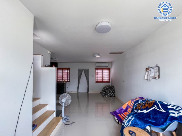 ****ทาวน์เฮ้าส์มือสองนนทบุรี ม.พลีโน่ บางใหญ่ คุณภาพระดับ AP บนเนื้อที่ 18 ตร.ว. ฟังก์ชัน 3 ห้องนอน 2 ห้องน้ำ 1 ที่จอดรถ บ้านสวย แถมฟรี! 3 เครื่องปรับอากาศ บนทำเลเยี่ยม ใกล้ทางด่วน "ศรีรัช" และรถไฟฟ้าสายสีม่วง "สถานีคลองบางไผ่" ห้ามพลาด!